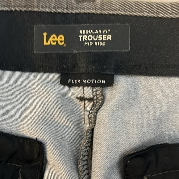Lee Regular Fit Trouser Midrise Flex Motion Bootcut Gray Womens Size 10 Short - Picture 3 of 7